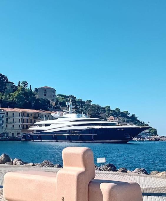 Sweet Liana Un Tuffo Nel Cuore Del Paese Porto Santo Stefano  Buitenkant foto